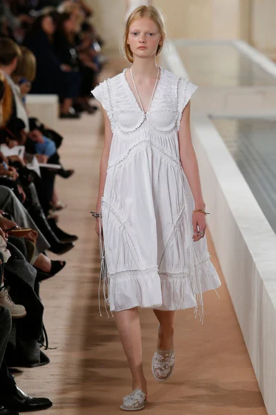 Look 30